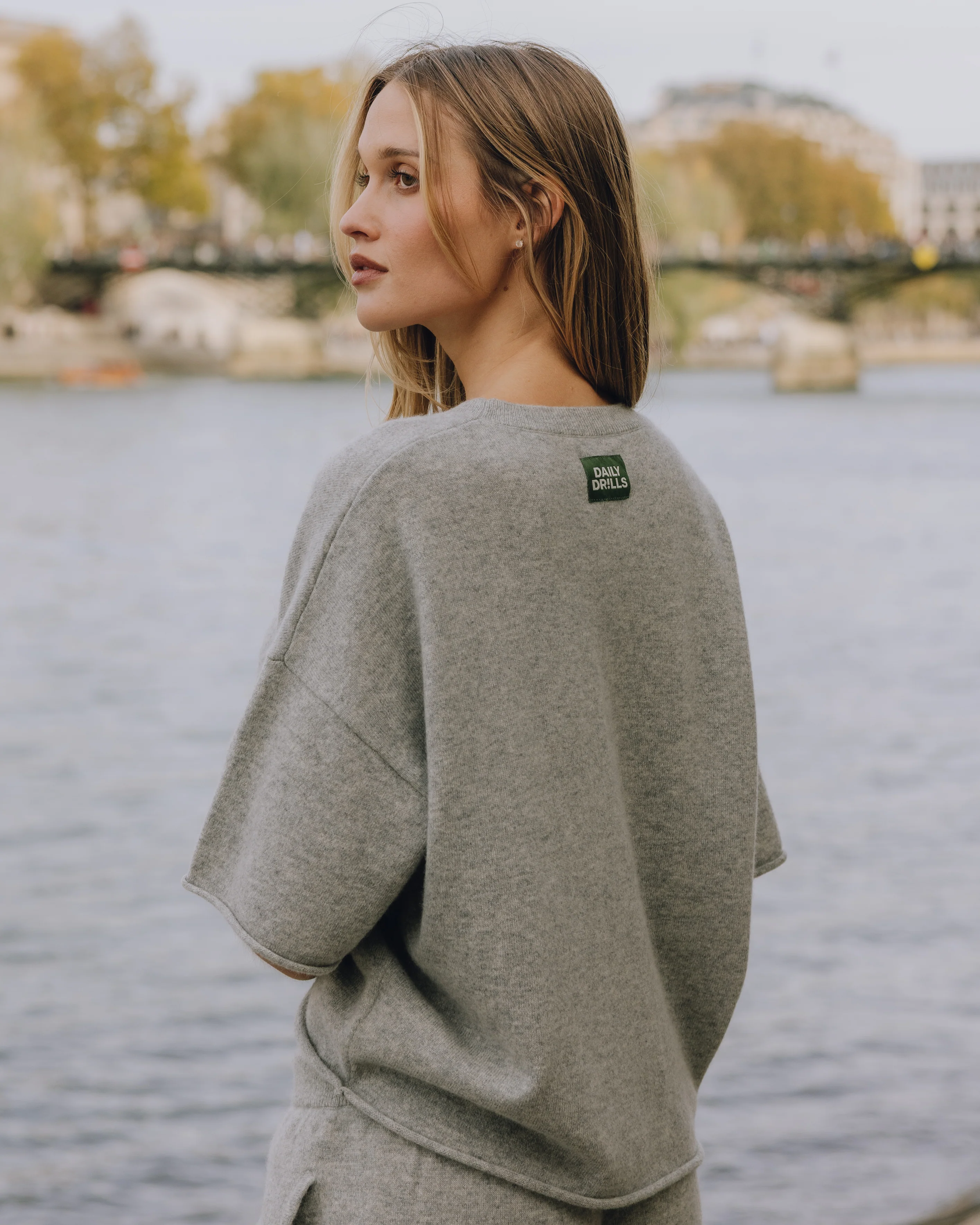 Cashmere Cropped Sleeve - Dark Heather Grey - Image 2